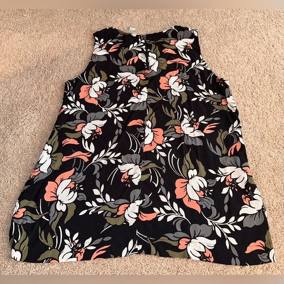 LOFT Sleeveless Tank Top Blouse. Size M - Picture 4 of 9